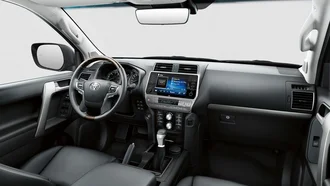 Cockpit des Toyota Land Cruiser