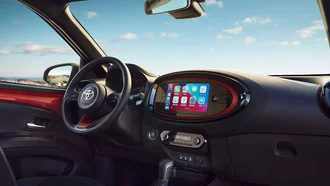 Toyota AYGO X – Innenausstattung mit Cockpit und Infotainment-Display
